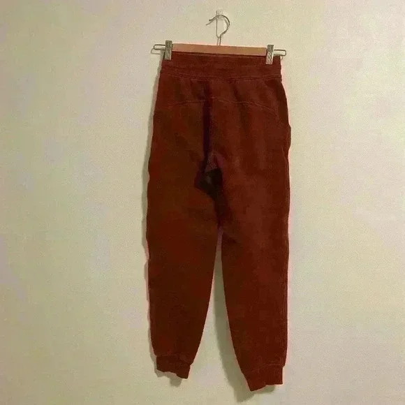 Lululemon Scuba High-Rise  Jogger - Picture 6 of 6